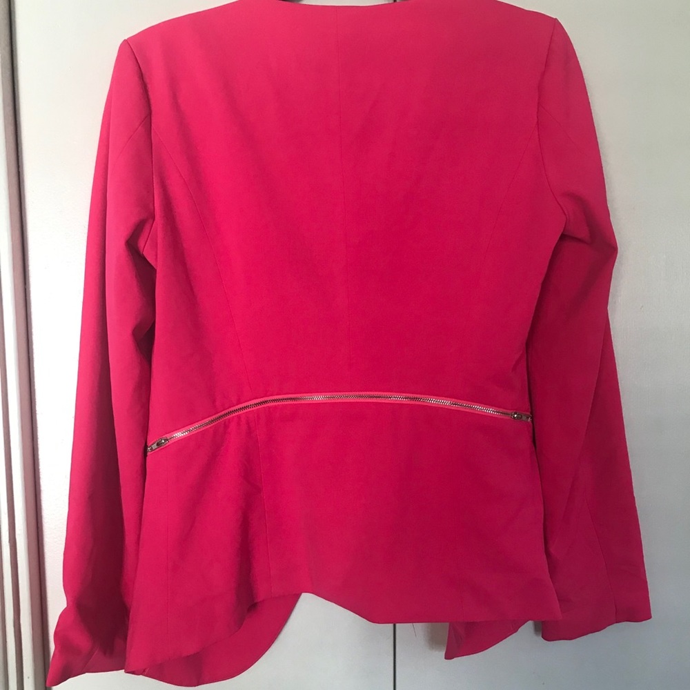 Fun hot pink blazer with zipper detail